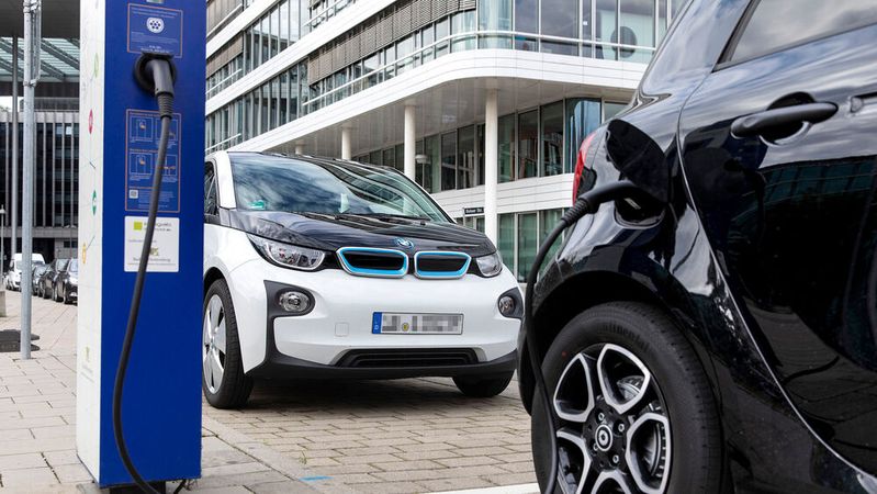 2021 hatte fast jeder fünfte in der EU zugelassene Neuwagen einen Elektroantrieb.(Bild:  Bosch)