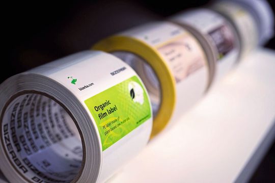 Bizerba setzt unter anderem durch den Einsatz ressourcenschonender Etiketten auf nachhaltige Abläufe und Verpackungen. Bizerba setzt unter anderem durch den Einsatz ressourcenschonender Etiketten auf nachhaltige Abläufe und Verpackungen.