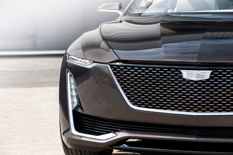 Die Scheinwerfer sind nicht mehr vertikal montiert. (Cadillac)