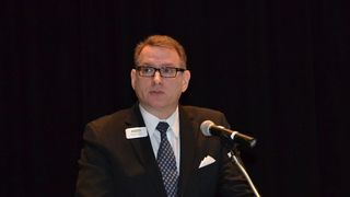 „Idexpert soll den Mitarbeitern im Labor dabei helfen, ihre Spektren schneller auszuwerten, auch wenn sie keine Spektroskopieexperten sind“, sagt Dr. Gregory Banik, General Manager Informatics bei Bio-Rad. (Bild: Platthaus/LABORPRAXIS)