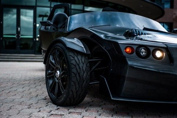 Der Torq Roadster: das elektrisch angetriebene Trike mit 300 kW könnte in einem Batman-Film mitspielen (Bild: Epic Electric Vehicles)