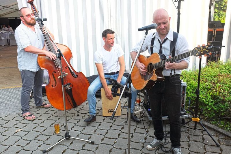 Andi Wölk und Band sorgten für die musikalische Unterhaltung. (Zietz/»kfz-betrieb)