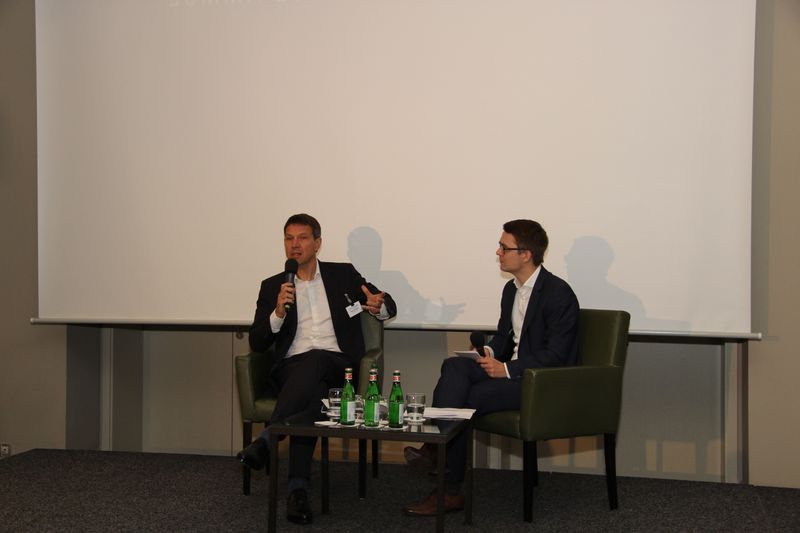 „Warburg Pincus goes Hosting“: Daniel Hagemeier fühle Obermann zu den Hintergründen uns Perspektiven auf den Zahn. (Vogel IT-Medien GmbH)