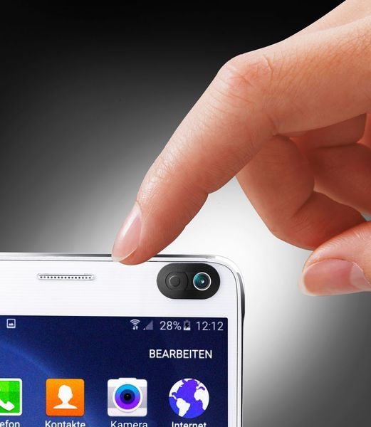 In immer mehr Freibädern ist das Fotografieren mittlerweile verboten. Damit Sie Ihr Smartphone nicht abgeben müssen oder in Versuchung kommen, gibt es die Spyslide Webcam-Abdeckung. Sie ist nur 0,59 Millimeter dünn und trägt damit nicht auf. Bei www.proidee.de gibt es die Abdeckungen im 3er-Set für 19,95 Euro. (Pro-Idee GmbH & Co KG)