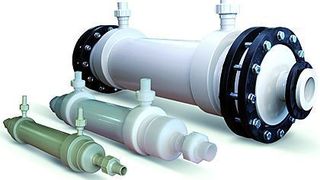 Bild 1: Rohrbündel-Wärmeaustauscher werden mit bis über 4 m Länge aus den Kunststoffen PVDF und PP hergestellt. (Archiv: Vogel Business Media)