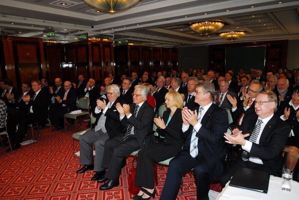 Rund 100 Gäste kamen ins Schlosshotel Monrepos nach Ludwigsburg, um Peter Flemming zu verabschieden. (Archiv: Vogel Business Media)