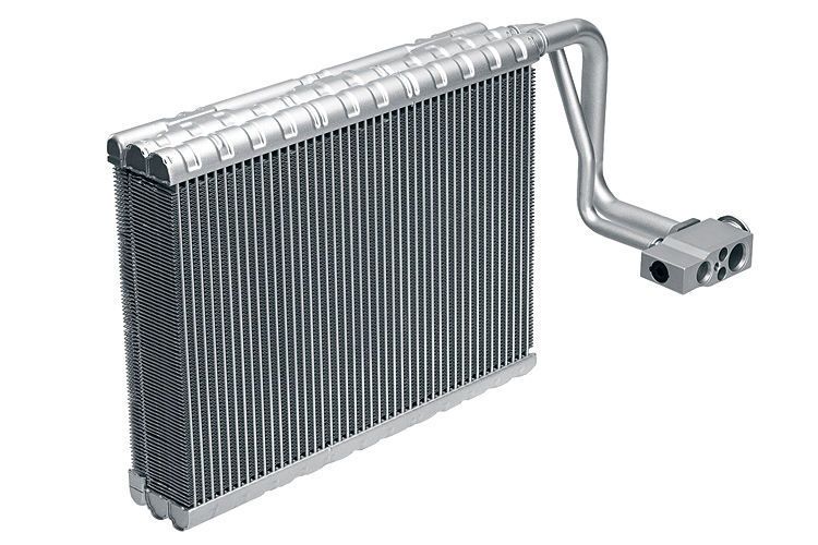 Der Speicherverdampfer von Mahle dient als Zwischenspeicher für die thermische Rekuperation im Klimakreislauf. Damit leistet er einen wichtigen Beitrag zur Reduzierung des Kraftstoffverbrauchs. (Mahle)