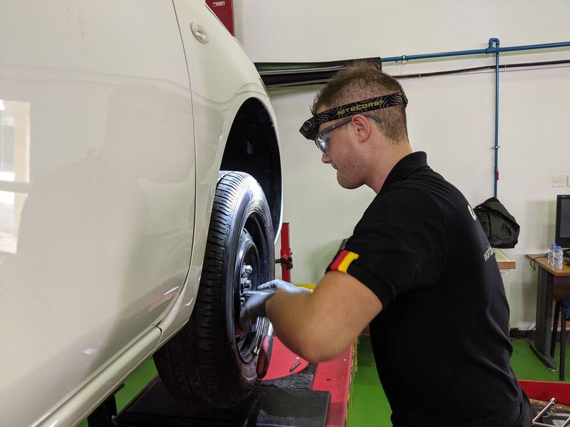 An insgesamt acht Stationen musste Stefan Mißbach sein Können beweisen. (Bild: Holzmann)