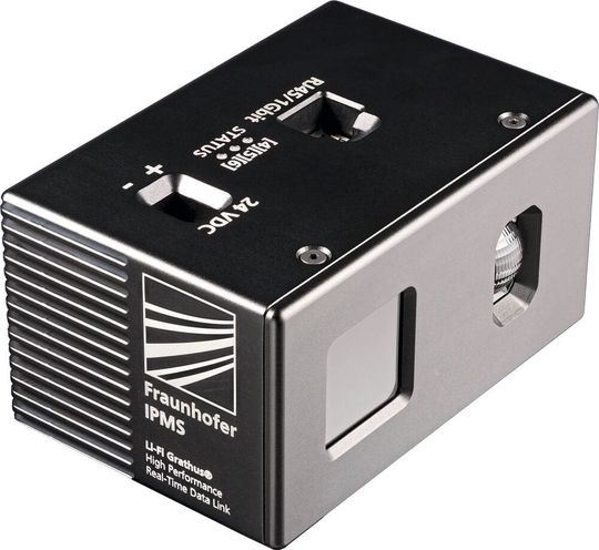 A single module of the Li-Fi Grathus. It enables data rates of 1 GBit/s or more and a range of up to 33 feet. This makes the system suitable for many industrial applications.(Image: Fraunhofer IPMS)