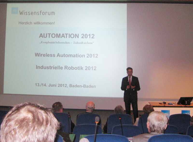 Dr. Kurt Bettenhausen, Siemens und Vorsitzender der VDI/VDE Gesellschaft Mess- und Automatisierungstechnik eröffnet die Automation 2012. (Bild: PROCESS)