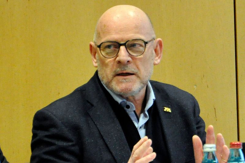 So kam der Verkehrsminister von Baden-Württemberg Winfried Hermann... (Bild: Wehner/»kfz-betrieb«)