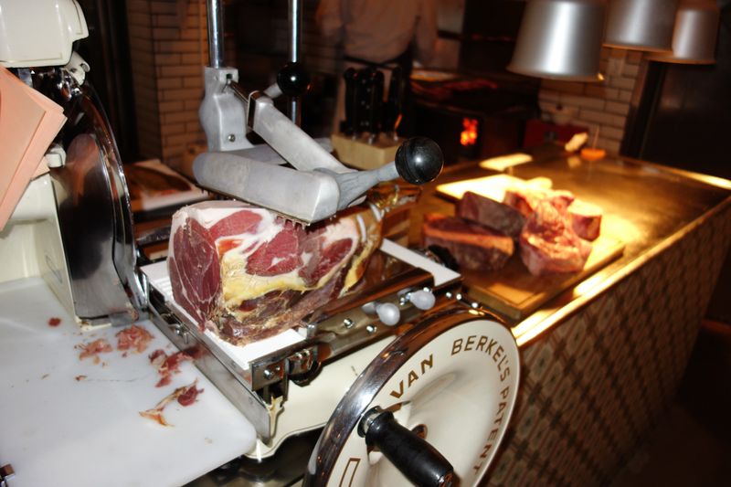 Ob das Stück Schinken für uns reichen wird? (Bild: IT-BUSINESS)