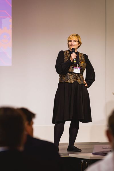 Impressionen vom 24. Würzburger EMS-Tag: Im Mittelpunkt standen aktuelle Branchenthemen, praxisnahe Impulse und insbesondere der persönliche Austausch innerhalb der EMS-Community. (Bild: Stefan Bausewein)