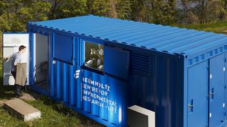 Insgesamt sind jetzt sechs dieser Fließwasserlabore in Betrieb und ermöglichen damit Vergleiche zwischen kleinen, unbelasteten Bächen wie dem Oberlauf der Bode und großen belasteten Flüssen. (Bild: André Künzelmann/UFZ)