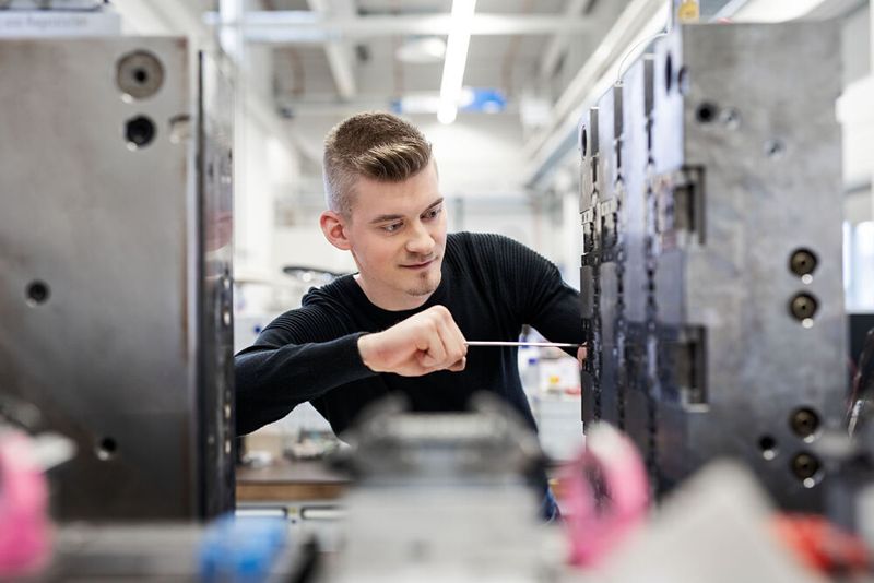 Weidmüller investiert nachhaltig in die Ausbildung junger Menschen. Mehr als 100 Auszubildende beschäftigt das Detmolder Unternehmen. (Bild: Weidmüller)
