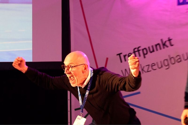 Werkzeugbau kann durchaus auch mal richtig laut. Und die Branche muss lauter, muss sichtbarer werden. Damit sie von Gesellschaft und Politik wahrgeommen und entsprechend unterstützt und getragen wird.  (Bild: Masachinenmarkt/rw)