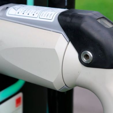 Nun mit dem konsequenten Ausbau der Ladeinfrastruktur kann der Hochlauf der Elektromobilität gelingen. Der ZDK begrüßt daher das neue Förderprogramm der Bundesregierung.  (Bild: frei lizenziert)
