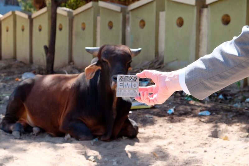 Mitte Januar begann die EMO World Tour 2019 mit insgesamt 35 Veranstaltungen. Im Rahmen der ersten acht Pressekonferenzen entstanden zahlreiche Fotos und acht Videos, die neben Interviews mit Referenten und Gästen die landestypische Atmosphäre einfingen. (VDW)