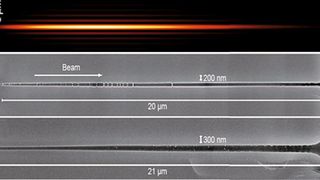 Nano-canaux percés à travers une membrane de verre avec une seule impulsion laser. (Image: Femto) (Archiv: Vogel Business Media)