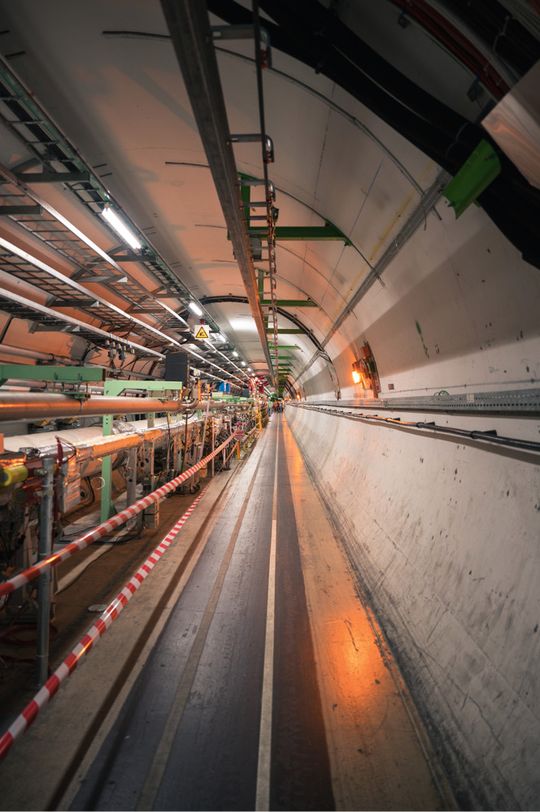 (Das Forschungszentrum CERN beherbergt den größten und leistungsstärksten Teilchenbeschleuniger der Welt. Bild: Erwan Martin - Unsplash)