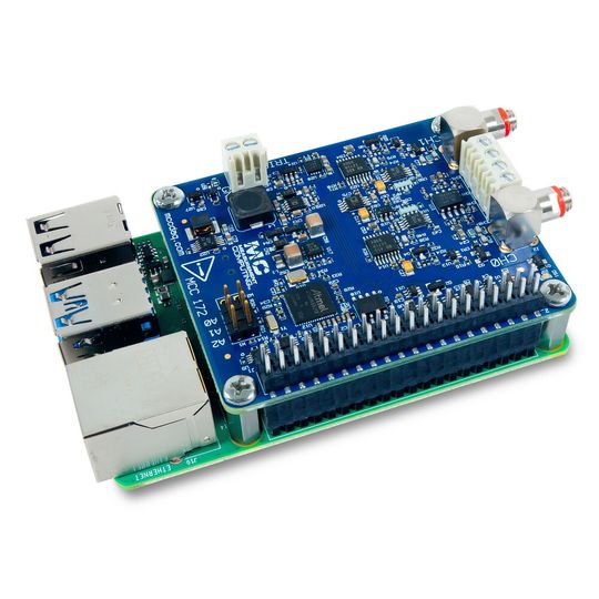 Bild 1: Das MCC 172 IEPE DAQ HAT ermöglicht die Auswertung von IEPE-Sensoren auf einem Raspberry Pi. Bild 1: Das MCC 172 IEPE DAQ HAT ermöglicht die Auswertung von IEPE-Sensoren auf einem Raspberry Pi.