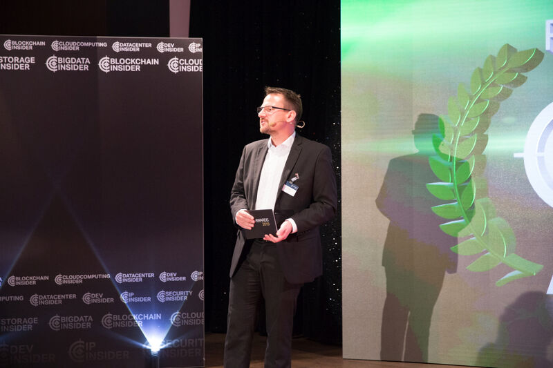Dier ersten Award-Gewinner verkündet Nico Litzl, Chefredakteur von Big-Data-Insider. (artful rooms / Vogel IT-Medien GmbH)