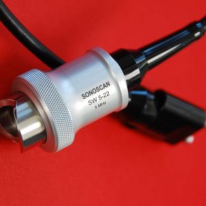 Für das Sonowall 50 entwickelte Sonotec den Sonoscan Wanddickenprüfkopf SW 5-22 speziell zur Prüfung von Rohren mit kleinen Nennweiten.