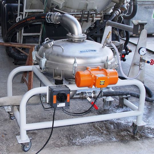 Die Vibrall D 800 HP kann auch in pneumatischen Förderanlagen fest installiert werden.(Bild:  Allgaier Process Technology)