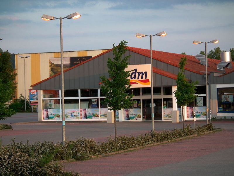 DM schafft es auf Platz 8. Mitarbeiter heben vor allem das gute Arbeitsklima positiv hervor. (Bild: 4028mdk09)