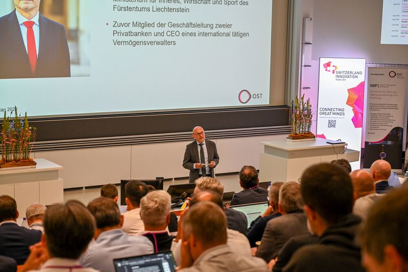 Am Technologietag 2026 der OST – Ostschweizer Fachhochschule in Buchs standen Kooperationen zwischen Industrie und Forschung im Zentrum.  (Bild: OST)