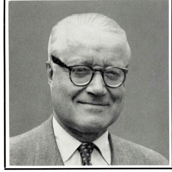 Herbert Otto Kienzle (* 3. Juni 1887 in Schwenningen; † 20. März 1954 in Villingen): Nach dem Ersten Weltkrieg übernahm er mit seinen beiden Brüdern die väterliche Uhrenfabrik. 1928/29 gründete er die eigenständige Firma Kienzle Taxameter und Apparate AG und führte das begonnene Geschäft mit Kontrollinstrumenten für den Automobilbereich fort. (Bild: VDO)