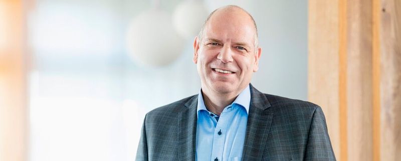 „Haupttreiber bleiben Energieerzeugung und Rechenzentren, aber auch Branchen wie Öl und Gas, Wasser und Abwasser sowie Pharma,“ so Axel Lorenz, Vorsitzender des Fachbereichs Messtechnik und Prozessautomatisierung im ZVEI-Fachverband Automation.(Bild:  Stefan Koeppel & Siemens AG)