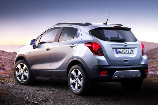 Zum Marktstart stehen drei Motoren zur Wahl: 1,6-Liter-Benziner mit 85 kW/115 PS, 1,4-Liter-Turbo mit 103 kW/140 PS und 1,7-Liter-Diesel mit 93 kW/130 PS. Offizielle Preise nennt Opel bislang nicht, die günstigste Variante dürfte aber rund 18.000 Euro kosten. (Opel)