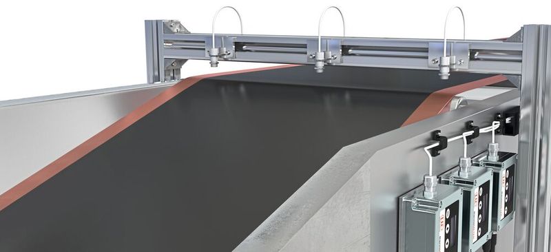 In the wet process for battery foil production, a so-called slurry is applied to the strip material via a slot die and then cured in a drying oven. Micro-Epsilon thermometers from the UC and SE series measure the temperature of the slurry contactlessly and in real time and ensure direct and precise control of the drying process with exact inline measurement. (Image:Micro-Epsilon)