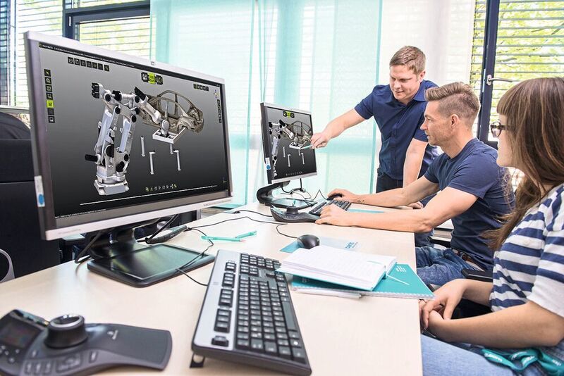 Bild 6: Schulung und Weiterbildung am digitalen Zwilling. (Kawasaki Robotics GmbH)