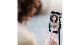 Die Zusammenarbeit mit Influencer im Bereich der sozialen Medien spielt für viele Unternehmen insbesondere eine zunehmend wichtige Rolle. (Bild: pexels)