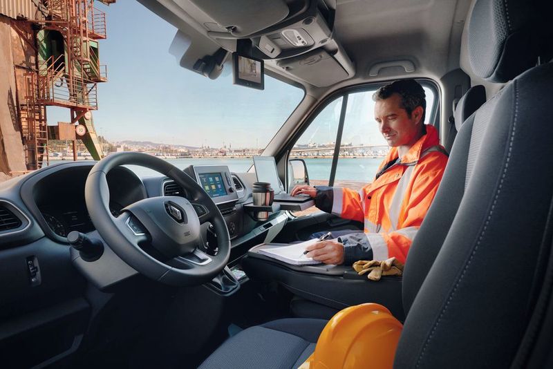 In kommunalen Fuhrparks wird man den neuen Master sicher auch häufiger finden. Preislich startet das Modell bei knapp 30.000 Euro. (Renault)