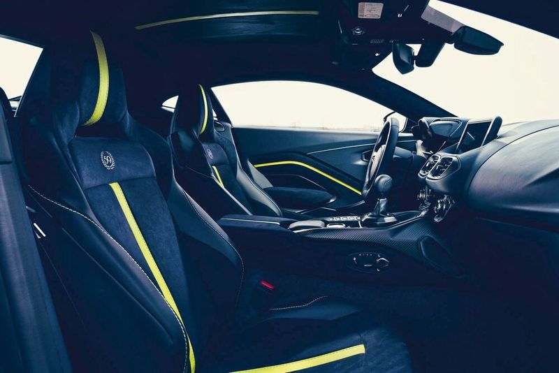 Die noch exklusievere Variante Vantage 59 bietet unter anderem Lime-Akzente im Innenraum. (Aston Martin)