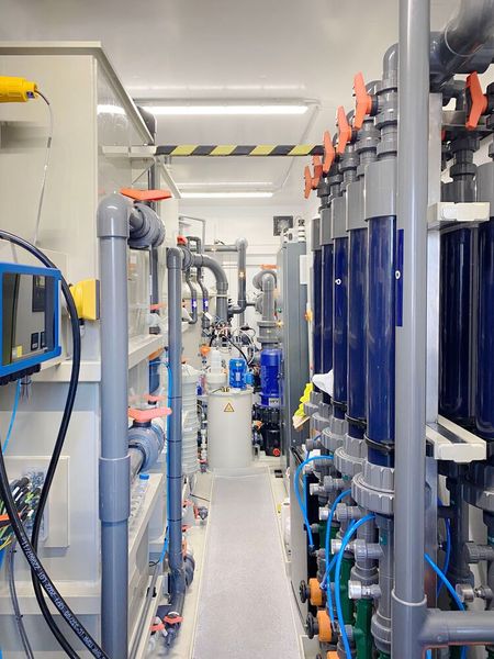 Das System bietet eine dauerhafte Lösung, indem es PFAS in harmlose Mineralien aufspaltet – ohne schädliche Nebenprodukte. (Bild: Oxyle)