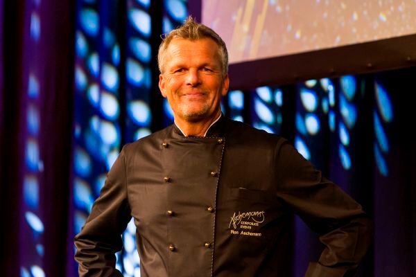 Von den Gästen vielfach gelobt: Sternekoch Ron Aschemann und sein Team sorgten während der Gala für kulinarische Sternstunden. (Fotograf/Copyright:Fotograf/Copyright: Stefan Bausewein/Vogel Business Media)