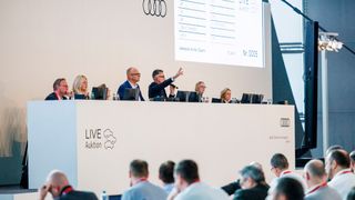 Bei mehrtägigen Auktionen, wie der Gebrauchtwagen-Live-Auktion von Audi, sind erfahrene Auktionatoren gefragt. Die Autobid.de-Auktionatoren vermarkteten in zwei Tagen fast 3.000 Fahrzeuge. (Bild: Autobid.de)