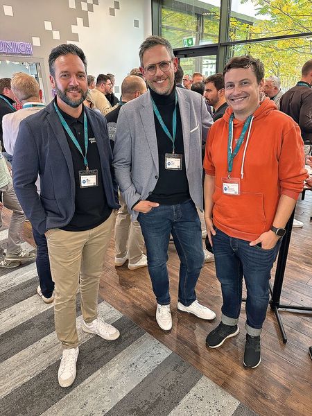 (v. l.) David Martin, Ralph Göbel (Maxworx) und Christopher Fischl-Rhode (teccle-group) sind auf den Roundtable gespannt. (Bild: Vogel IT-Medien GmbH)