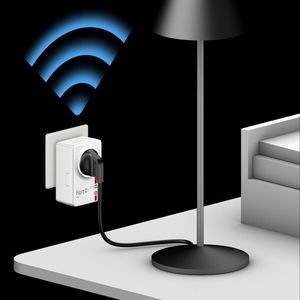 Die schaltbare Steckdose FRITZ!DECT 200 hat mehr zu bieten als Schaltvorgänge zu steuern: Sie ermittelt auch Stromwerte und übermittelt die Werte an die FRITZ!Box.