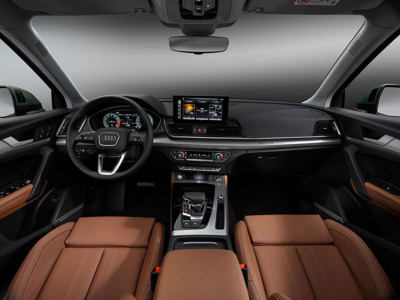 Im Cockpit gibt es ein neues Infotainment mit verbesserten Funktionen. (Bild: Audi)