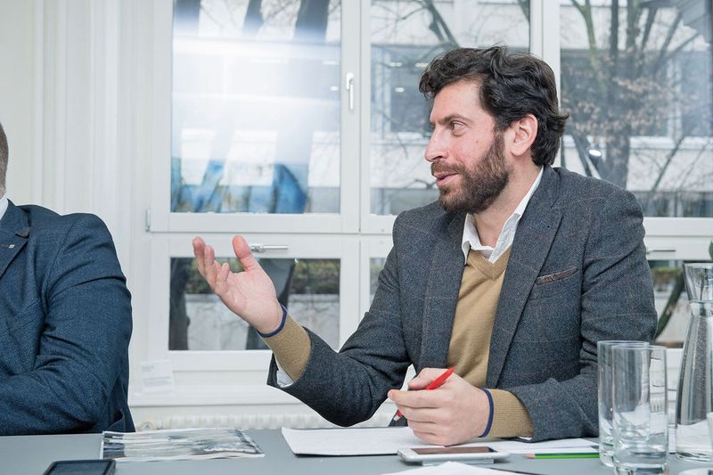 Wirtschaftsredaktor und Moderator des Roundtables in Zürich, Sergio Caré. (Thomas Entzeroth/VBM)