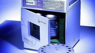 1		Das Mikrowellensynthese-System Synthos 3000 kann bei Bedingungen von 300 °C und 80 bar betrieben werden. Bilder: Anton Paar (Archiv: Vogel Business Media)