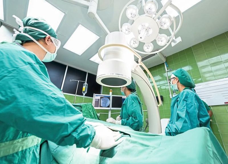 Die von Quittenbaum produzierten Präzisions-Stanz-Formbauteile kommen in verschiedensten Hightech-Branchen zum Einsatz. (Bild: Quittenbaum GmbH)