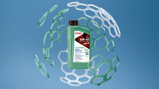 Nachhaltigkeit für alle: ROWE SUNSPEED – Das neue Motorenöl auf 100 % biosynthetischer Basis (Bild: ROWE Marketing GmbH)