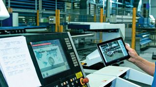 Auch bei Service 4.0 erfolgt der erste Kontakt mit dem Servicetechniker per Telefon. (Trumpf)