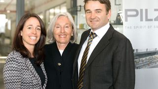 Freuen sich über den höchsten Umsatz der Firmengeschichte von Pilz (v.l.n.r.): Susanne Kunschert, Geschäftsführende Gesellschafterin, Renate Pilz, Vorsitzende der Geschäftsführung, Thomas Pilz, Geschäftsführender Gesellschafter. (Bild: Pilz)